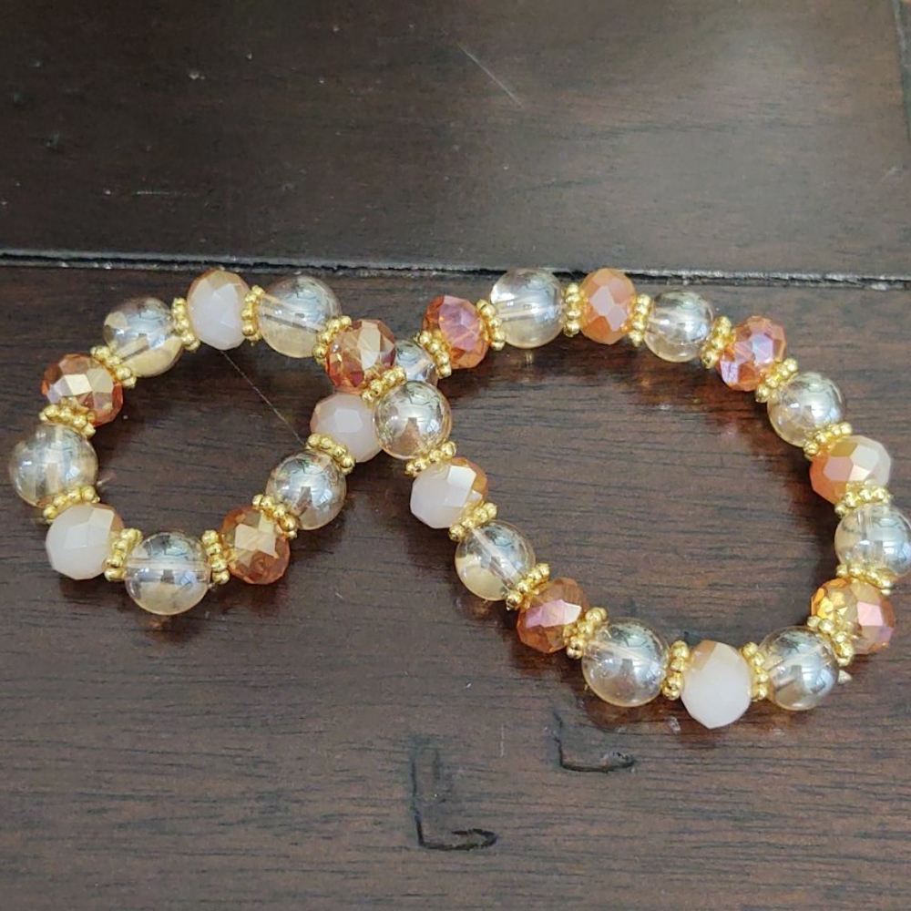 ❌ SOLD ❌Glass Bead & Crystal Stretchy Bracelet